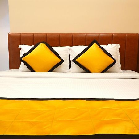Uj Pallazzio - Business Class Luxury Hotel Tiruvannāmalai Buitenkant foto