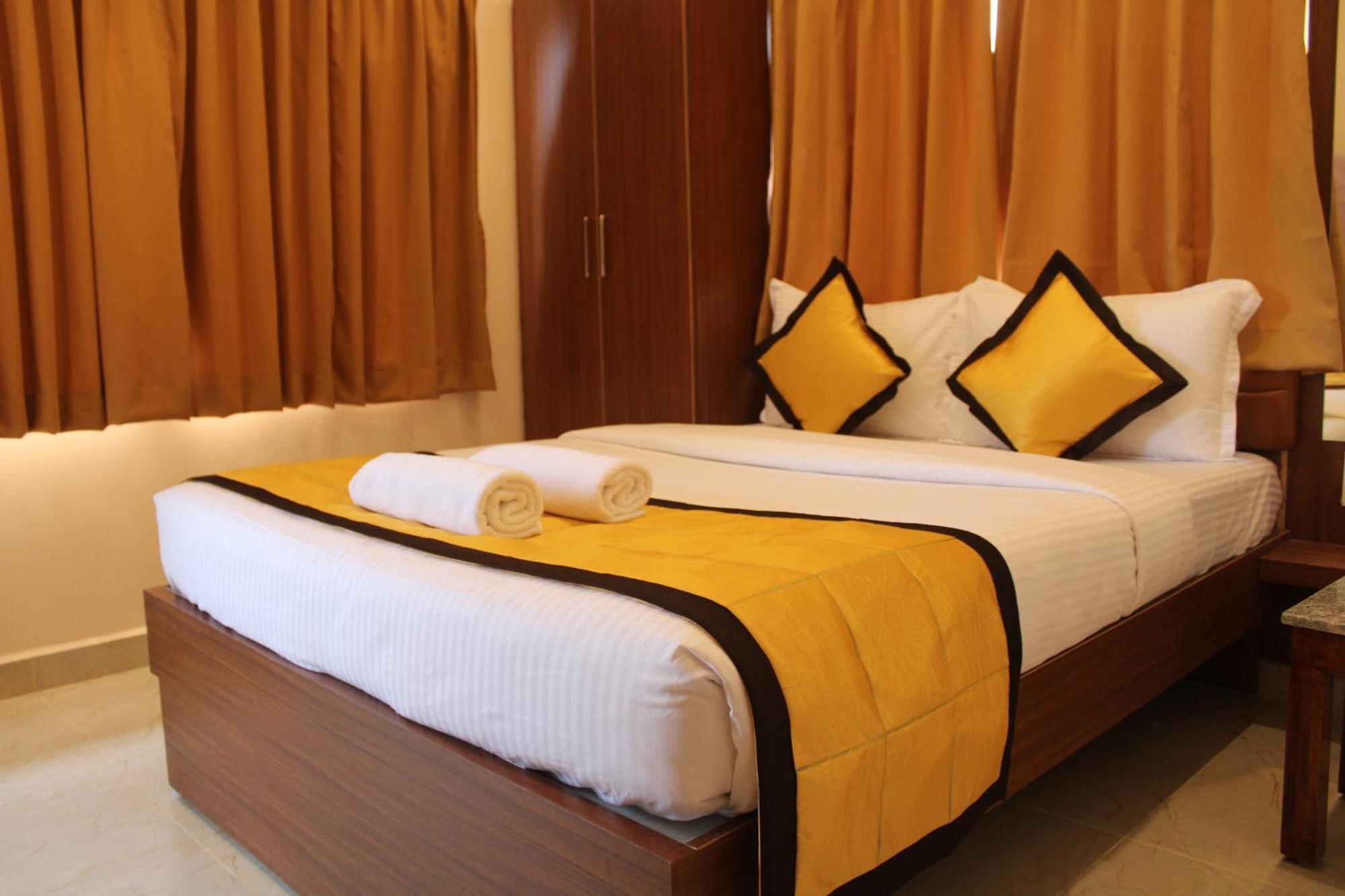 Uj Pallazzio - Business Class Luxury Hotel Tiruvannāmalai Buitenkant foto