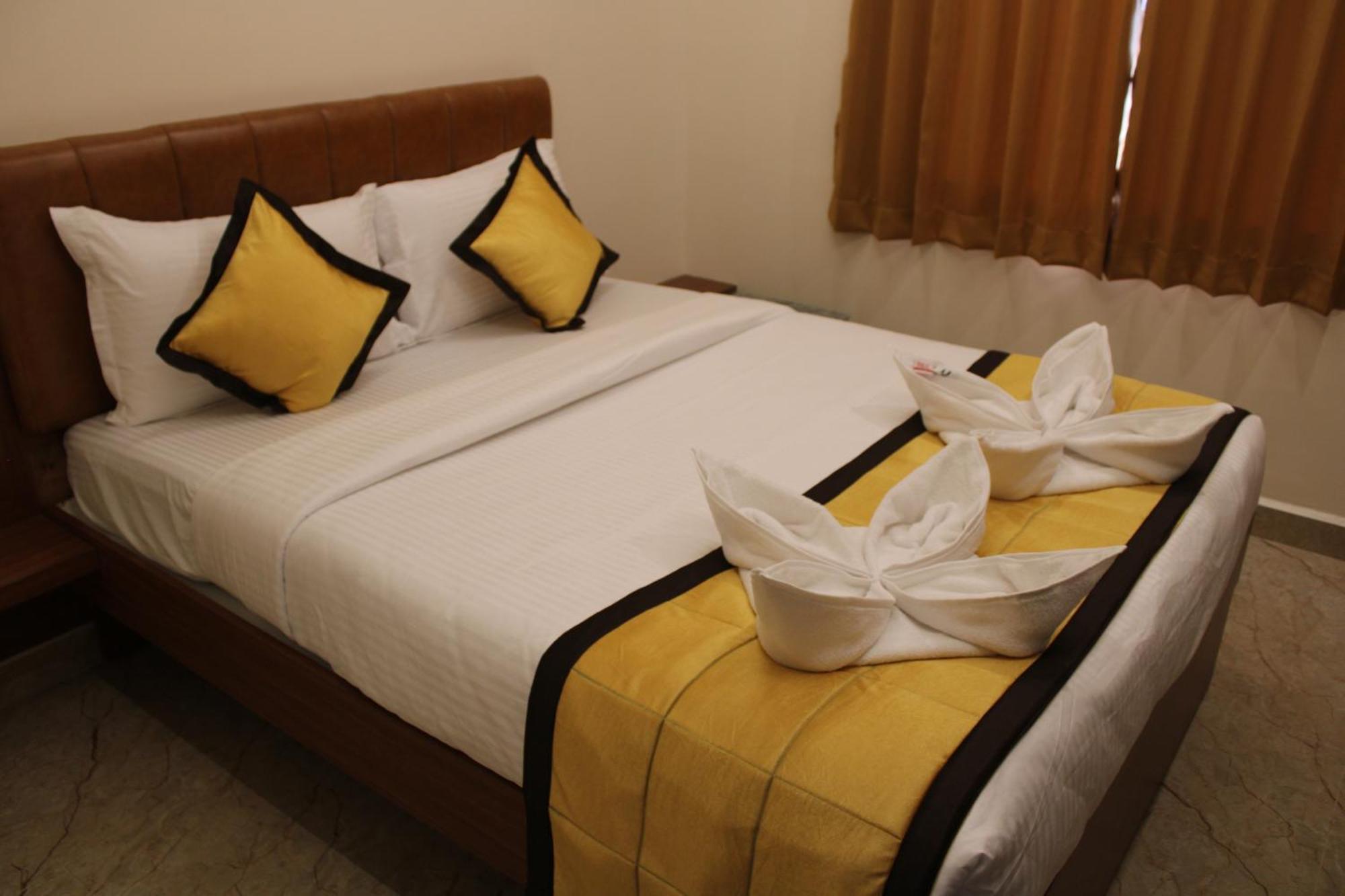 Uj Pallazzio - Business Class Luxury Hotel Tiruvannāmalai Buitenkant foto