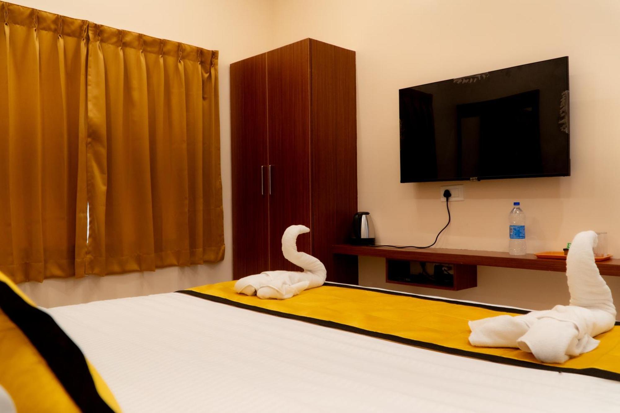 Uj Pallazzio - Business Class Luxury Hotel Tiruvannāmalai Buitenkant foto