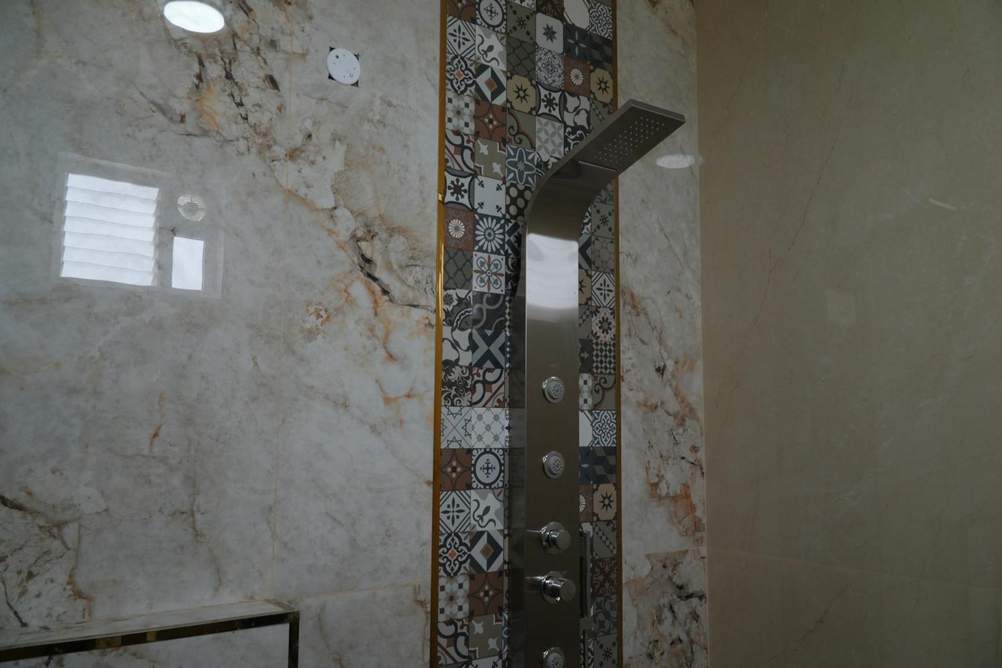 Uj Pallazzio - Business Class Luxury Hotel Tiruvannāmalai Buitenkant foto