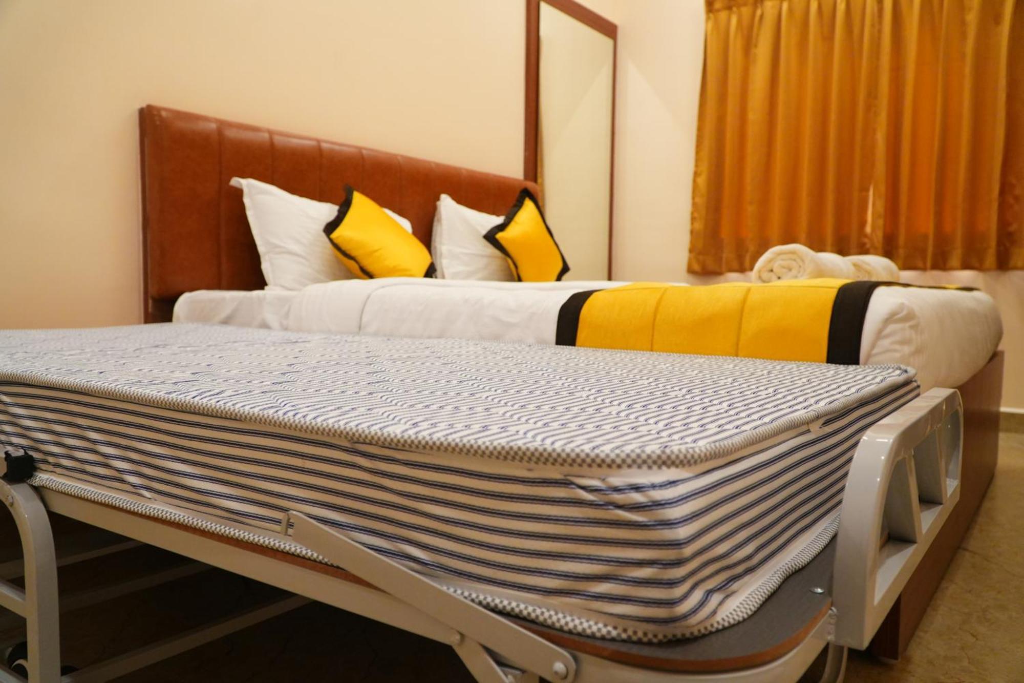 Uj Pallazzio - Business Class Luxury Hotel Tiruvannāmalai Buitenkant foto