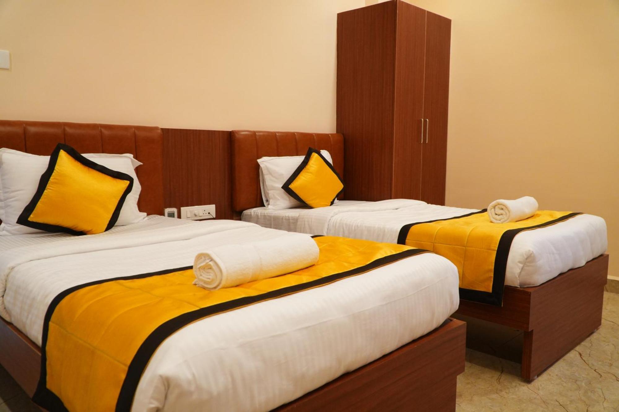 Uj Pallazzio - Business Class Luxury Hotel Tiruvannāmalai Buitenkant foto