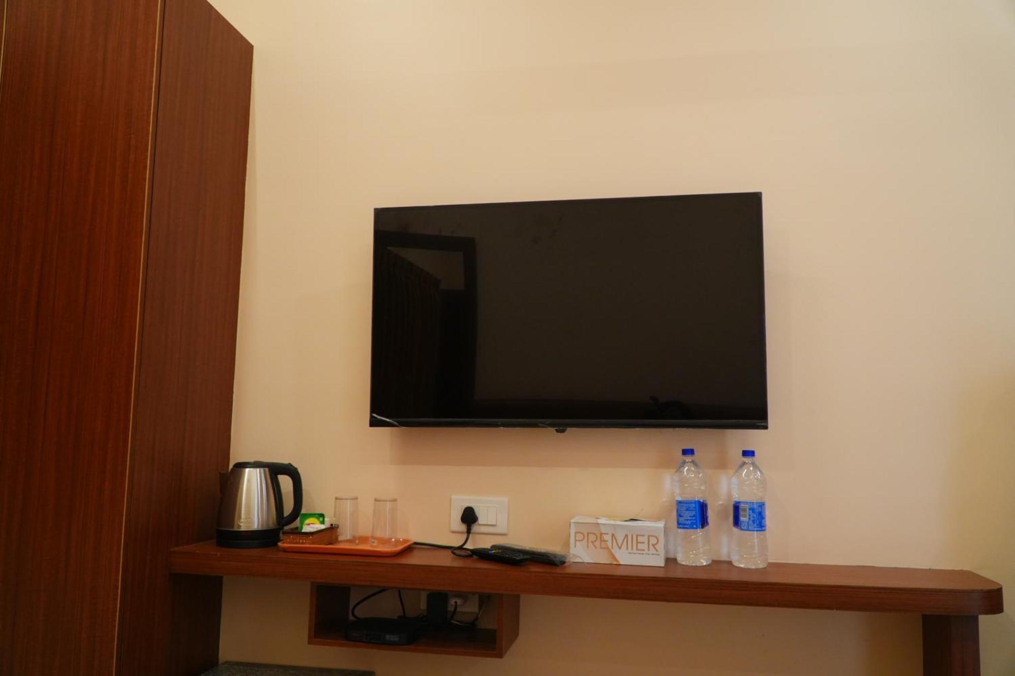 Uj Pallazzio - Business Class Luxury Hotel Tiruvannāmalai Buitenkant foto